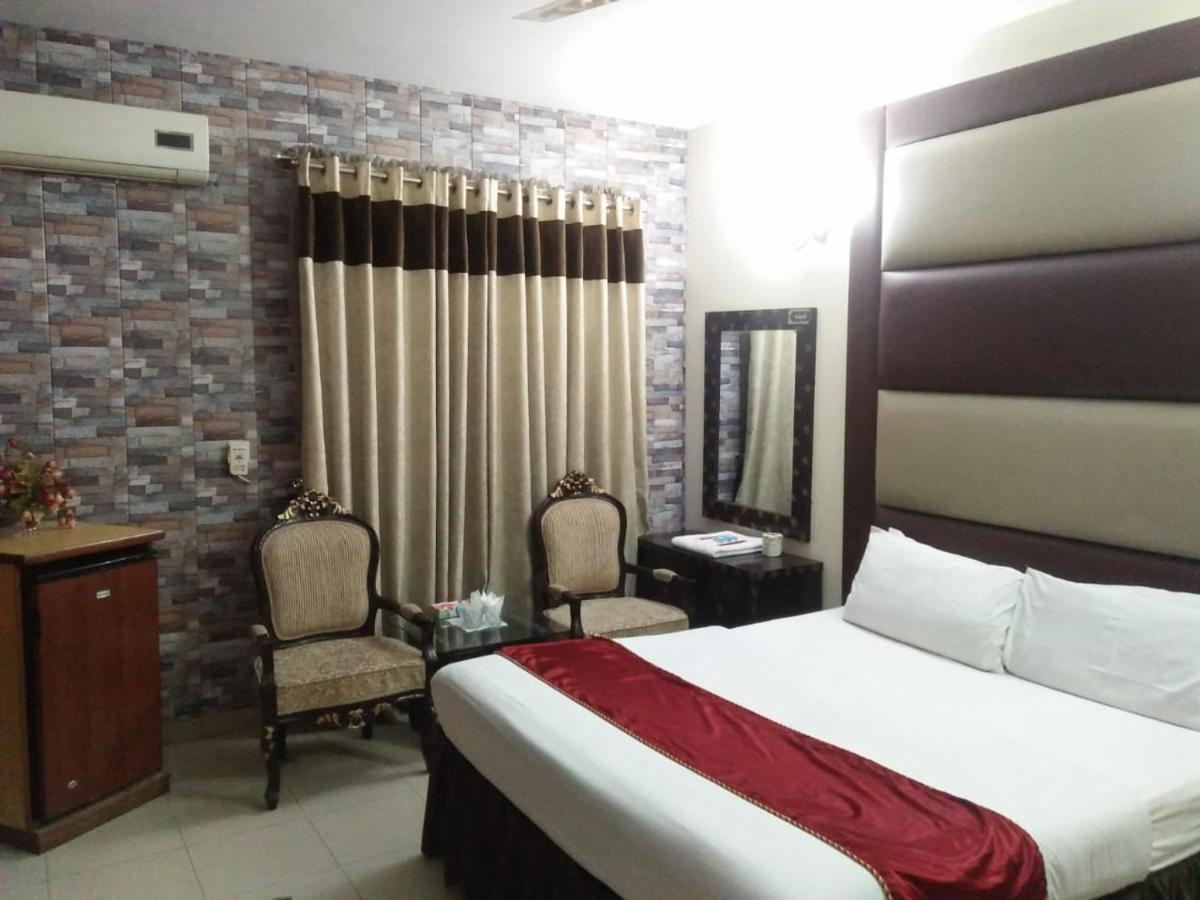 Tourist Inn Hotel ลาฮอร์ ภายนอก รูปภาพ