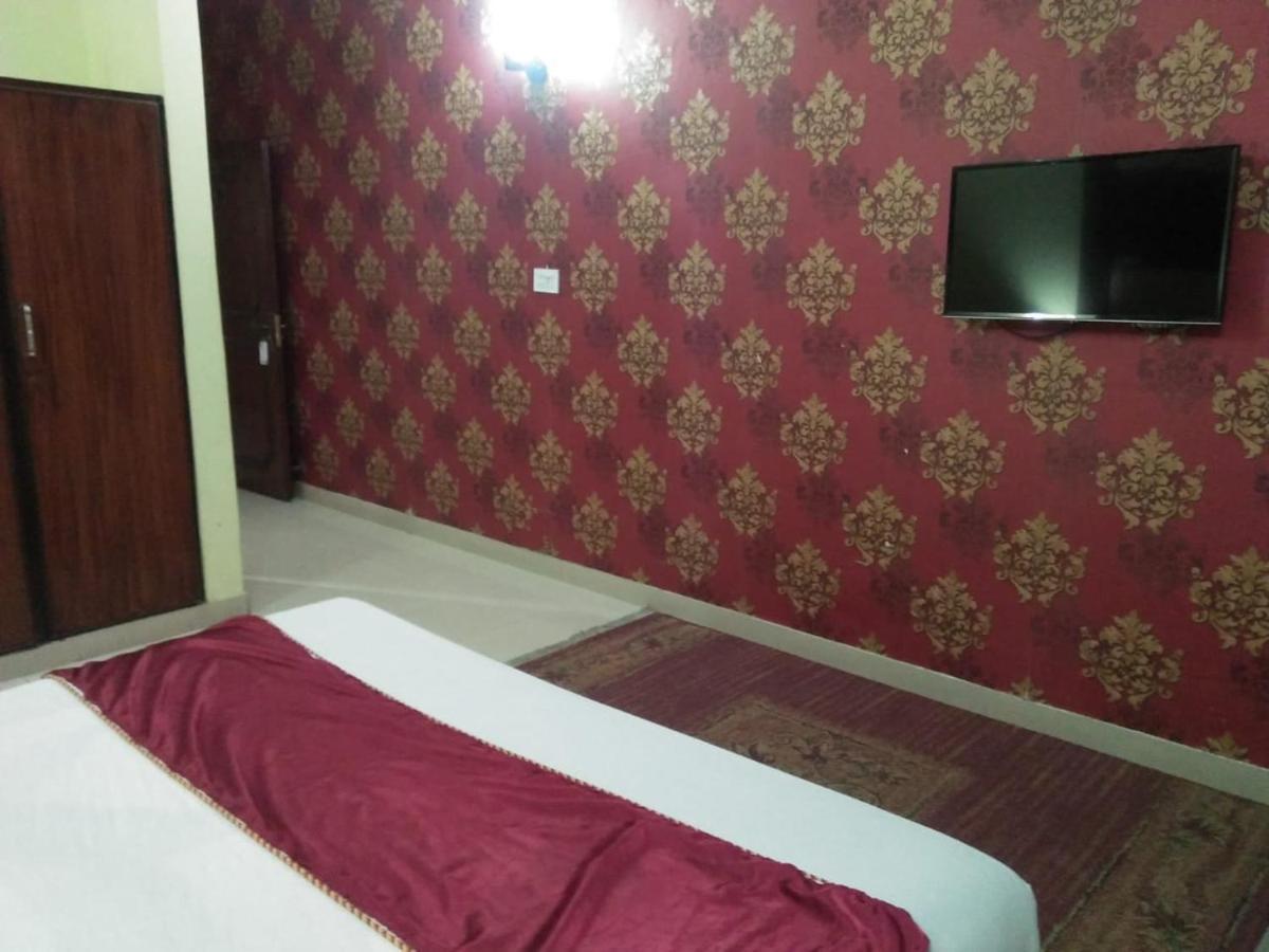 Tourist Inn Hotel ลาฮอร์ ภายนอก รูปภาพ