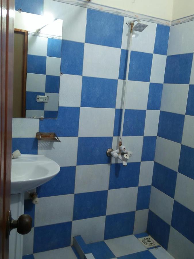 Tourist Inn Hotel ลาฮอร์ ภายนอก รูปภาพ