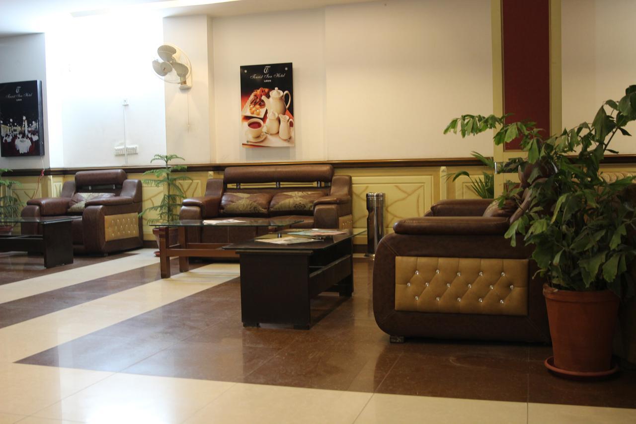 Tourist Inn Hotel ลาฮอร์ ภายนอก รูปภาพ