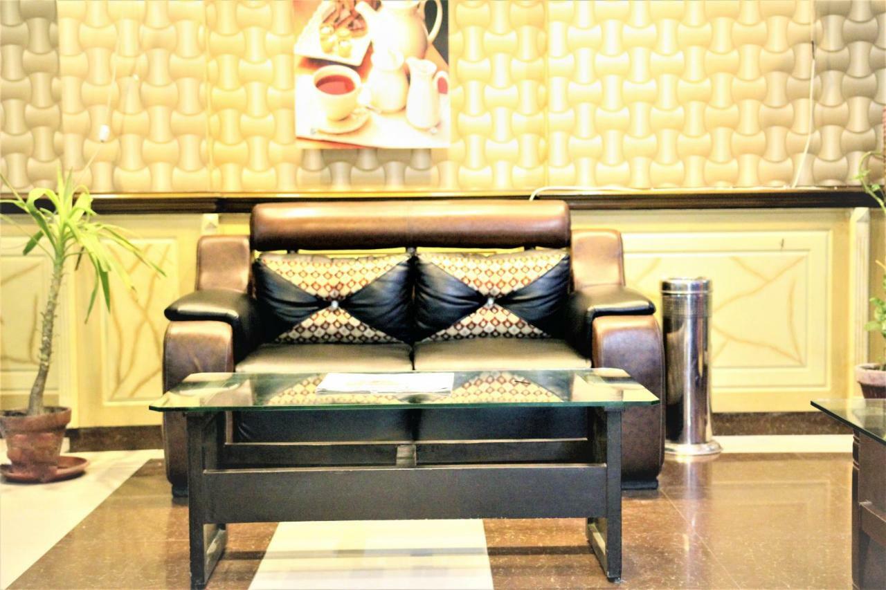 Tourist Inn Hotel ลาฮอร์ ภายนอก รูปภาพ